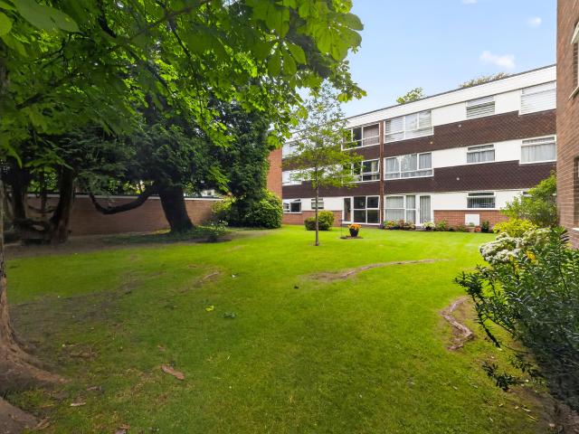 Apartment for rent in Blossomfield, West Midlands