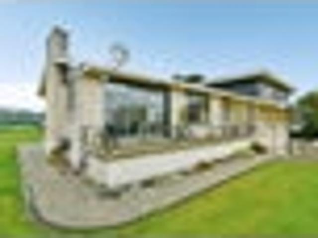 House for sale in Otakou