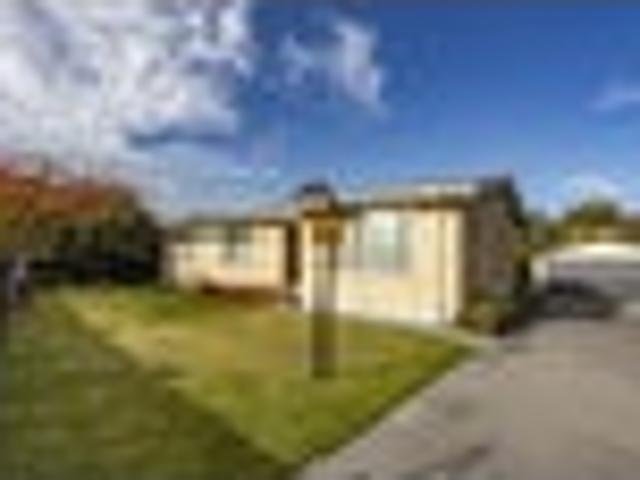 House for sale in Chaslands, Canterbury