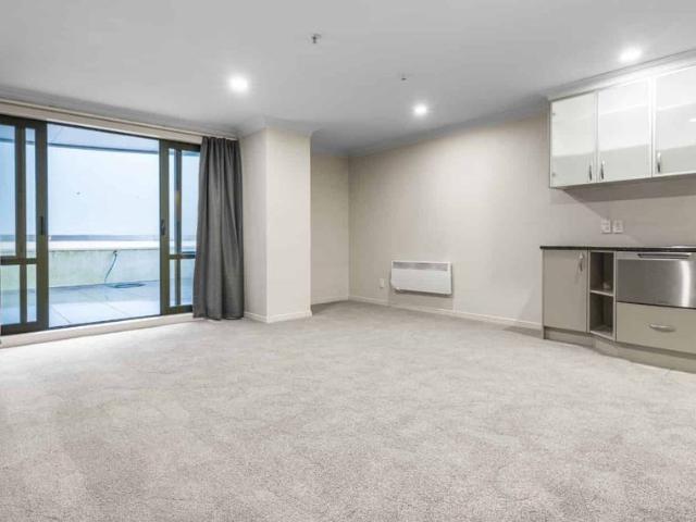 Apartment for rent in Mechanics Bay, Auckland
