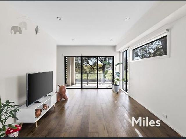 Townhouse for rent in Camerons Creek, Victoria