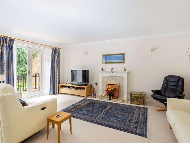 Apartment for rent in Hatching Green, Five Acres