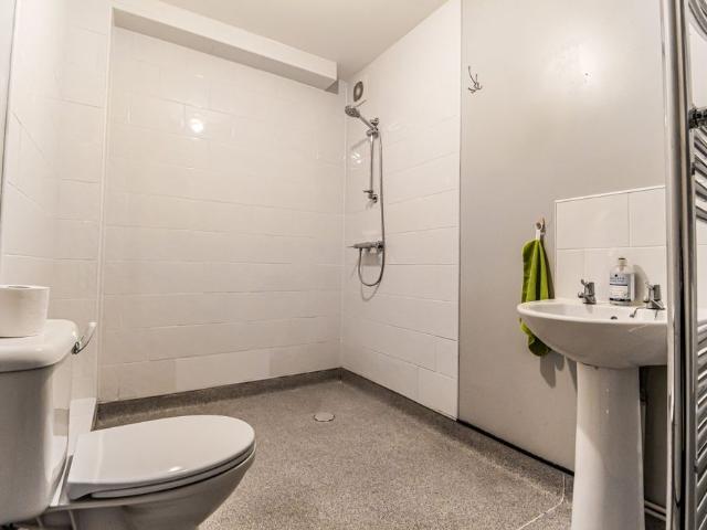 Apartment for rent in Ladyhill, Wales