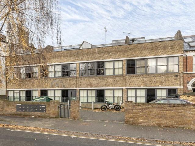 Apartment for rent in Abbeville Village, Greater London
