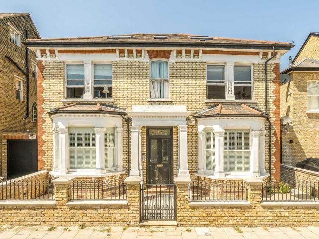 House for rent in Clapham, Greater London