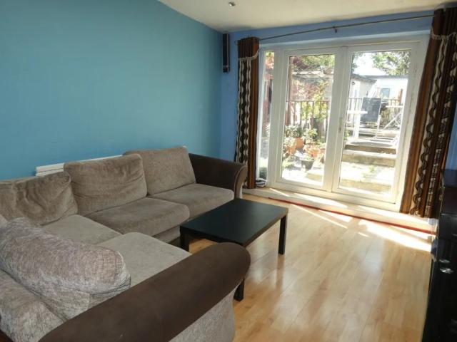House for rent in Spring Park, Luton