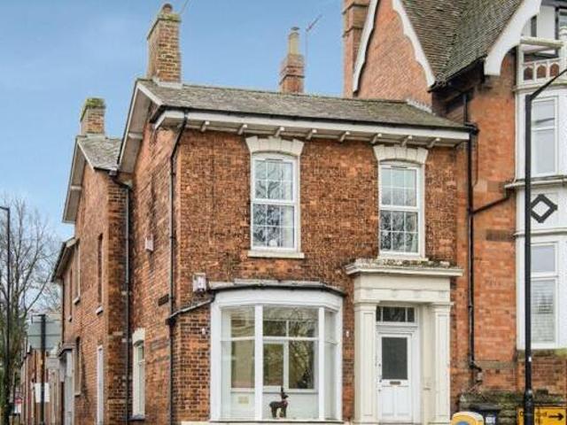 House for rent in Abbey End, Green Close
