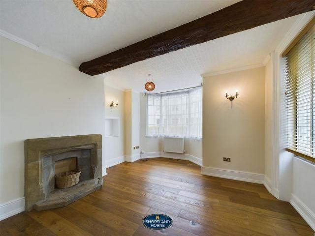 Apartment for rent in Abbey End, Green Close