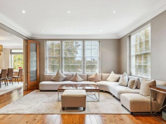 Apartment for rent in St. John's Wood, Greater London