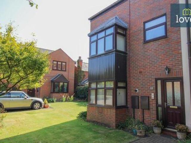 House for sale in Grimsby, North East Lincolnshire