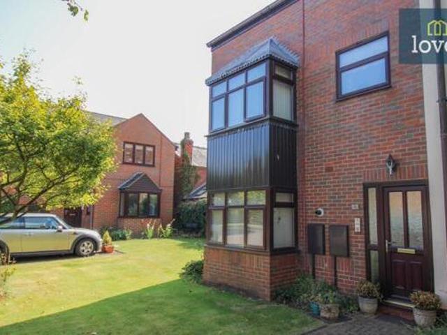 House for sale in Grimsby, North East Lincolnshire