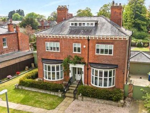 House for sale in Grimsby, North East Lincolnshire