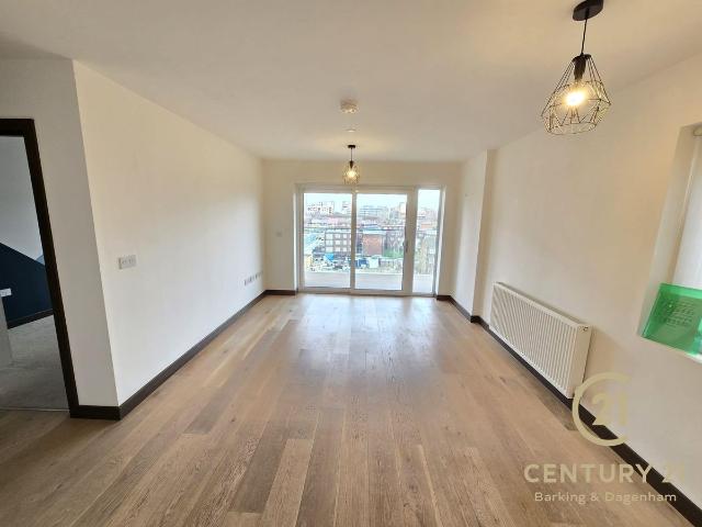 Apartment for rent in Roding Riverside, Greater London