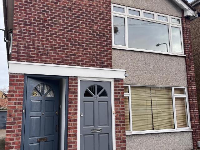 Apartment for rent in Newbury Park, Greater London
