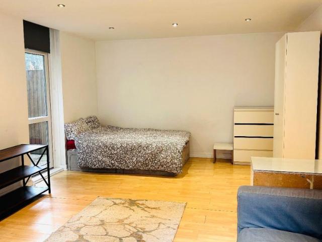 House for rent in South Hampstead, Greater London