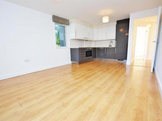 Apartment for rent in London Borough of Merton, South Wimbledon