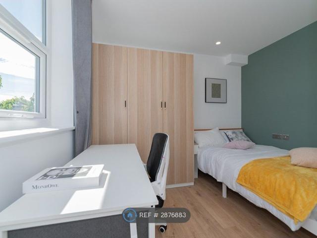Room for rent in London Borough of Merton, Greater London