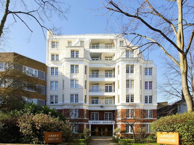 Apartment for rent in St. John's Wood, Greater London