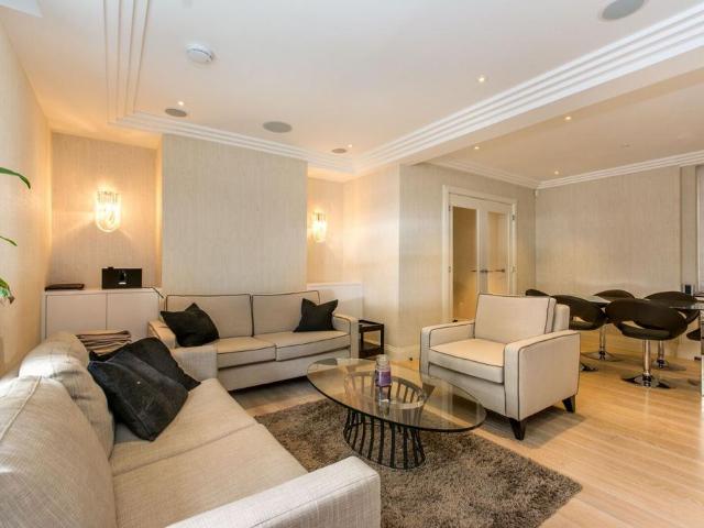 House for rent in St. John's Wood, Greater London