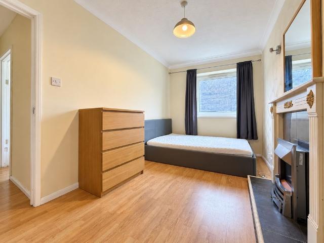 House for rent in Bermondsey Village, Greater London