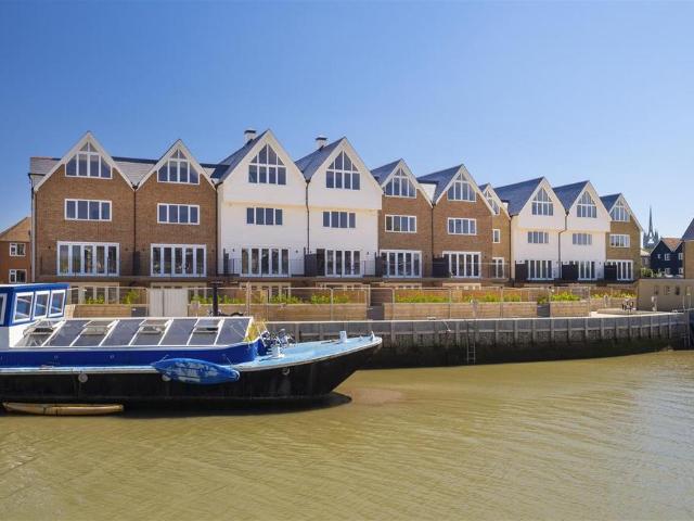 House for rent in Oad Street, Kent