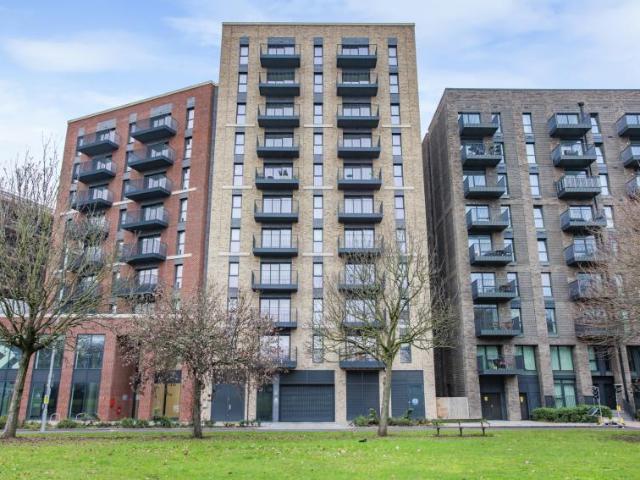 Apartment for sale in Roding Riverside, Greater London