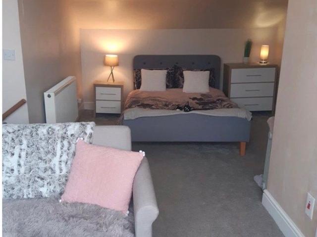 Room for rent in Heeley Bottom, South Yorkshire