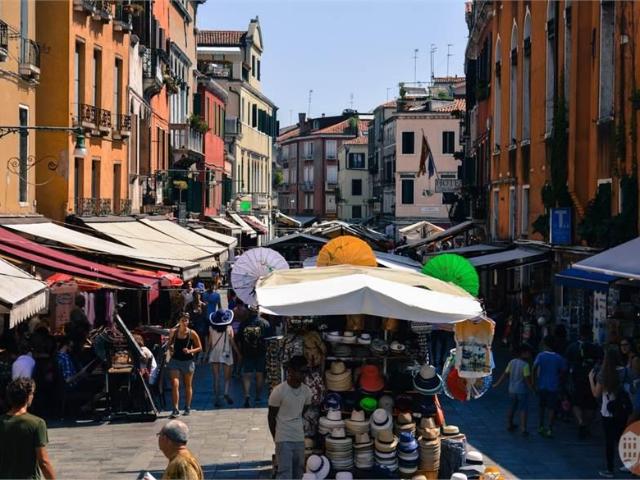 Locale Commerciale in vendita a Venezia