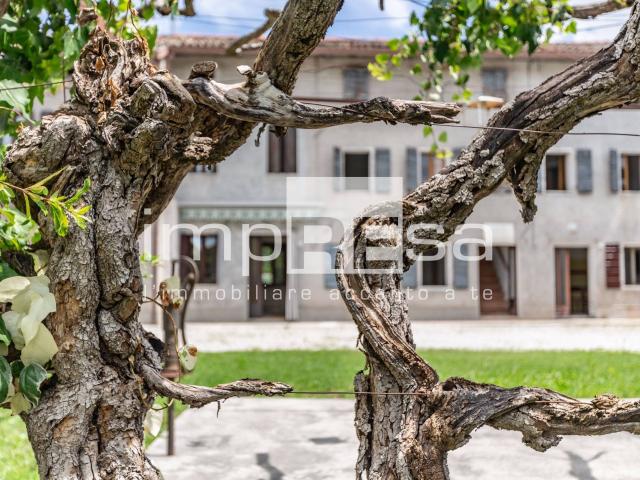 Villa Indipendente in vendita a Rorai Piccolo, Porcia
