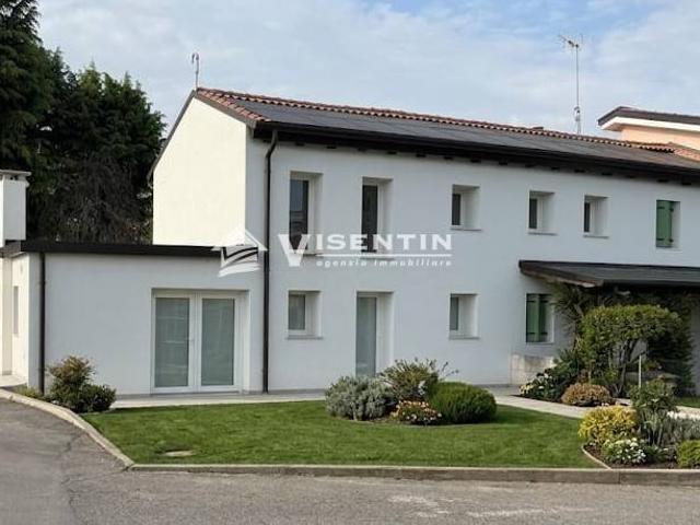 Villa Indipendente in vendita a Ponzano Veneto, Ponzano