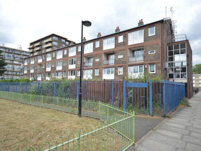 Apartment for rent in Poplar Grove, Greater London