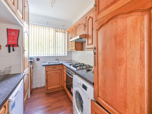 Apartment for rent in St Martins Estate, Greater London