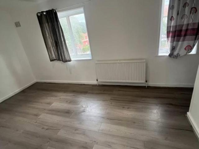 Room for rent in Mill Hill, Greater London