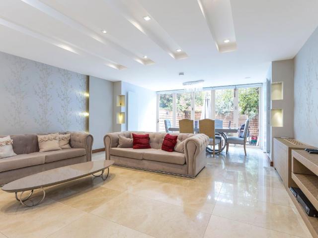House for rent in Kensington, Greater London