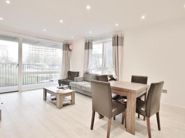 Apartment for rent in Alperton, Greater London