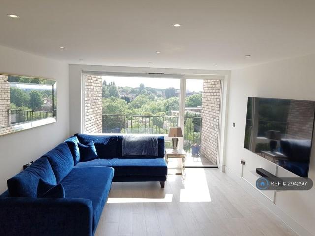 Apartment for rent in Alperton, Greater London