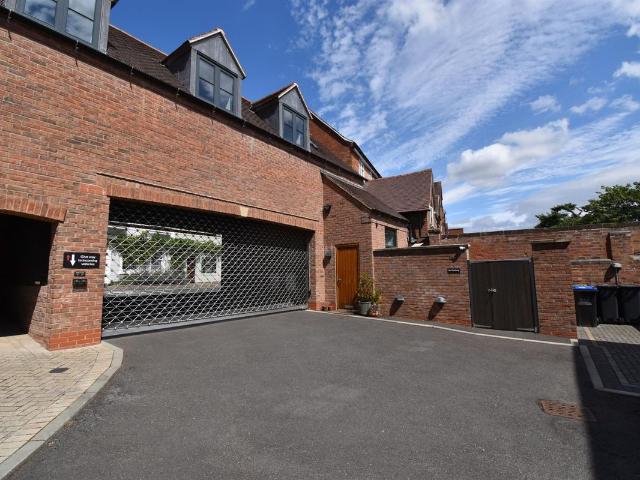 Apartment for rent in Ladyes Hills, Green Close