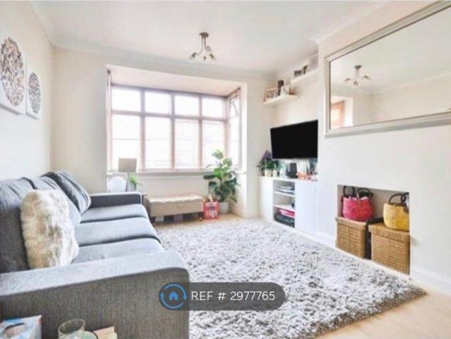 House for rent in London Borough of Merton, Raynes Park