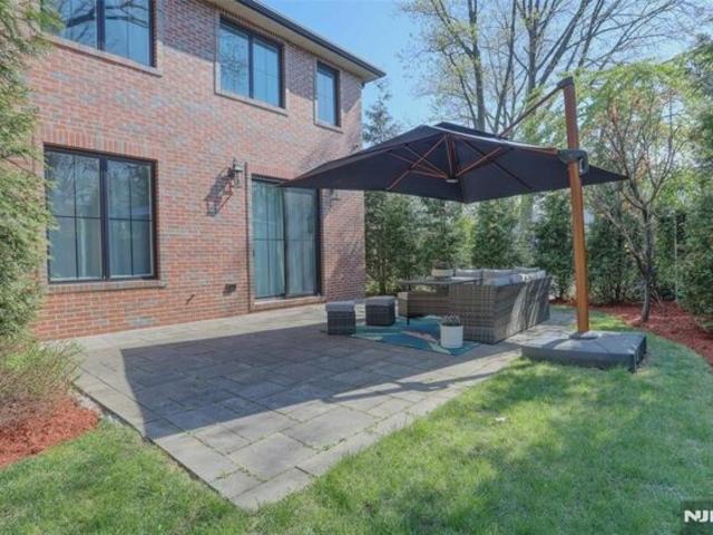 House for sale in Fort Lee