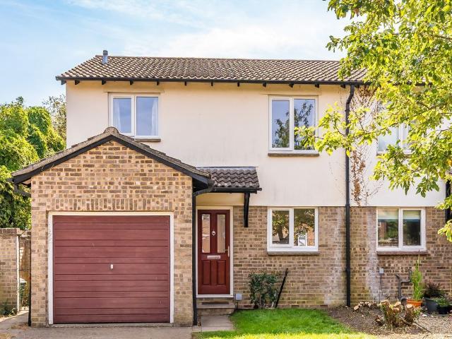Apartment for rent in Hampton, Greater London