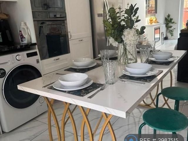 House for rent in Blackwall, Greater London