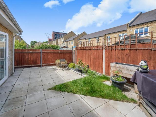 House for rent in Blackwall, Greater London
