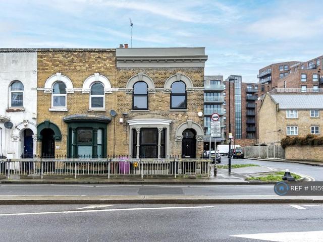 House for rent in Poplar Grove, Greater London