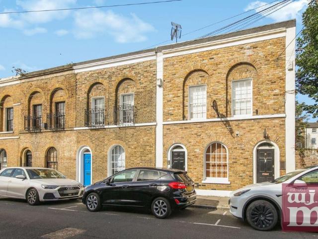 Apartment for rent in Mile End, Greater London