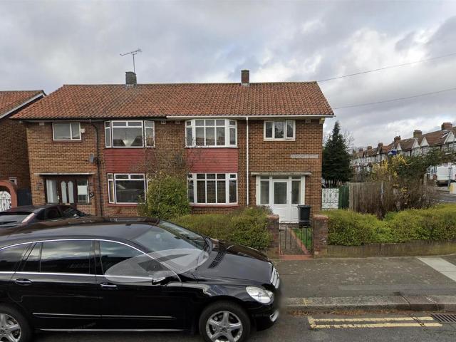 Apartment for rent in Little Heath, Greater London