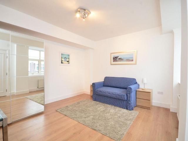 Apartment for rent in St. John's Wood, Greater London
