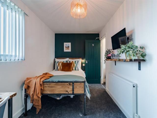 Room for rent in Chapelfields, West Midlands