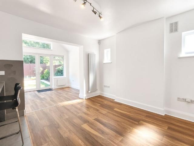 Apartment for rent in London Borough of Barnet, Greater London