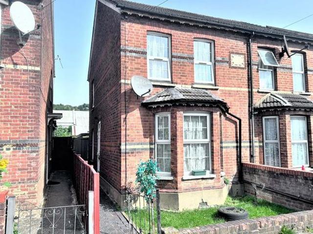 House for rent in High Wycombe, Castlefield