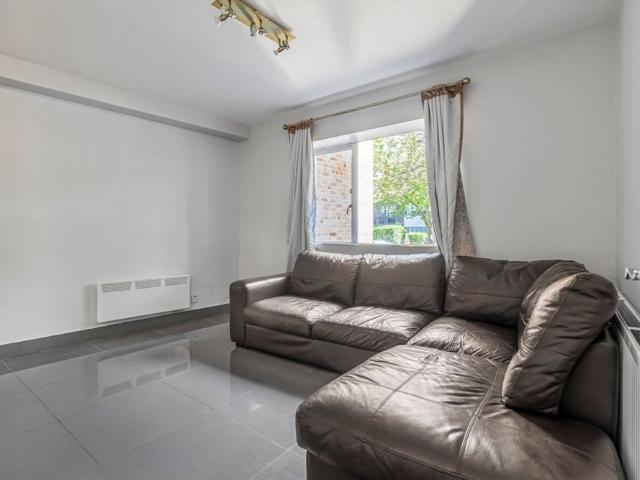 Apartment for rent in Taverner Square, Greater London